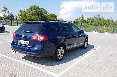 Універсал Volkswagen Passat 2006 в Дрогобичі