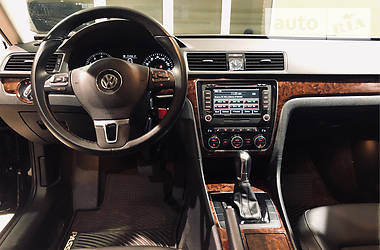 Седан Volkswagen Passat 2012 в Кам'янському