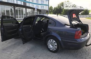 Седан Volkswagen Passat 1998 в 