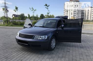 Седан Volkswagen Passat 1998 в 