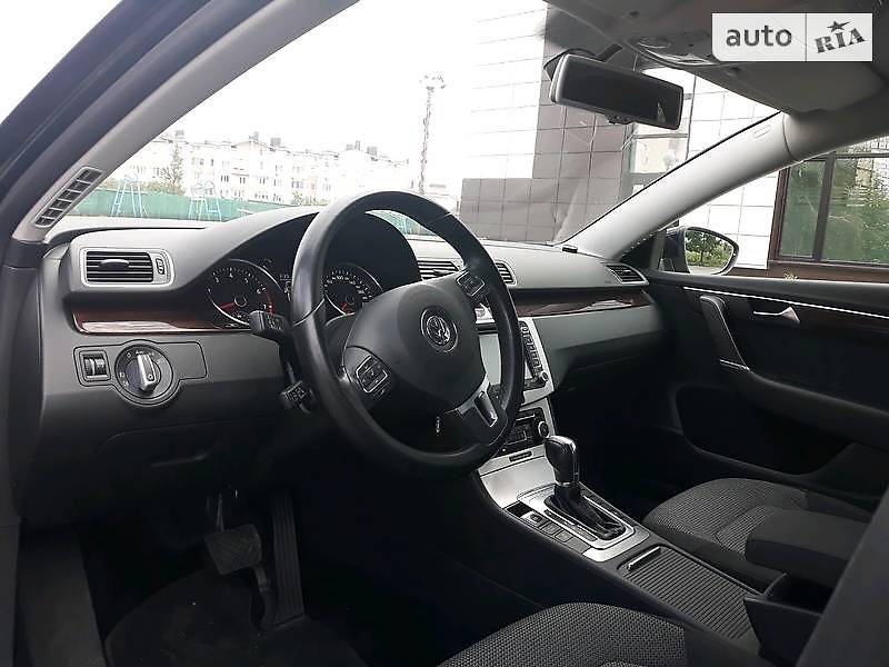 Седан Volkswagen Passat 2011 в Луцьку