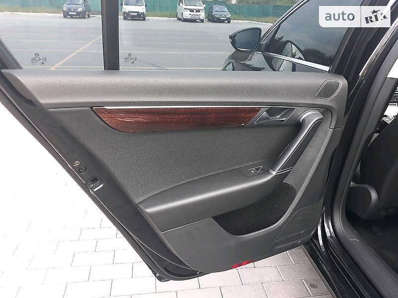Седан Volkswagen Passat 2011 в Луцьку