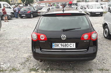 Універсал Volkswagen Passat 2008 в Острозі