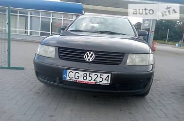 Седан Volkswagen Passat 1998 в Локачах