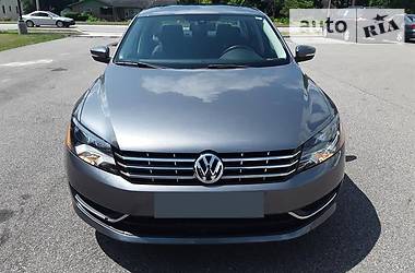 Седан Volkswagen Passat 2013 в Днепре