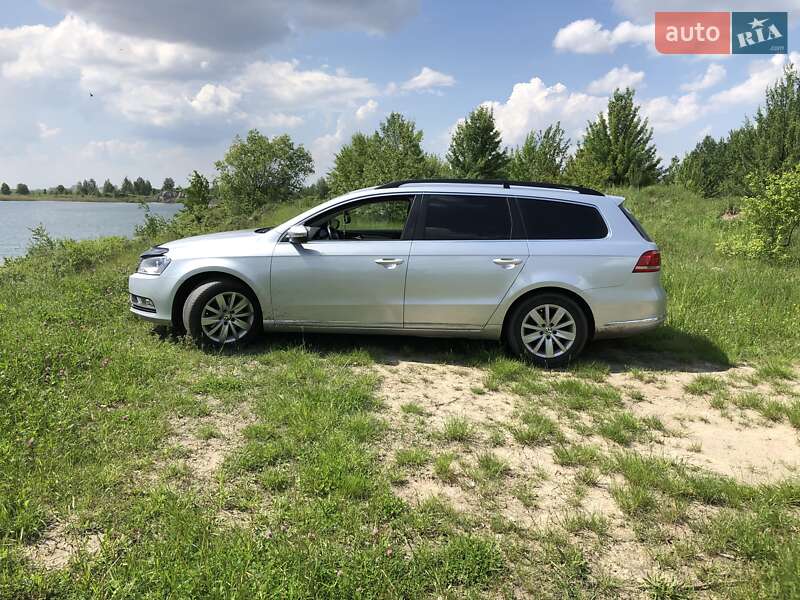 Универсал Volkswagen Passat 2012 в Житомире