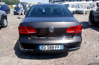 Седан Volkswagen Passat 2012 в Львове
