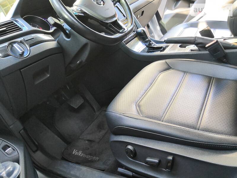Седан Volkswagen Passat 2015 в Києві фото 10 Седан Volkswagen Passat 2015 в Києві
