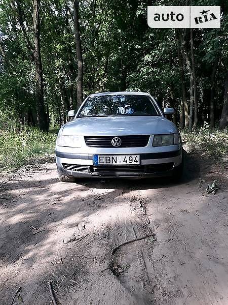 Седан Volkswagen Passat 1998 в Черкассах