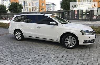 Універсал Volkswagen Passat 2014 в Івано-Франківську