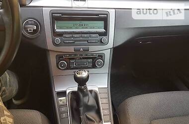 Універсал Volkswagen Passat 2011 в 