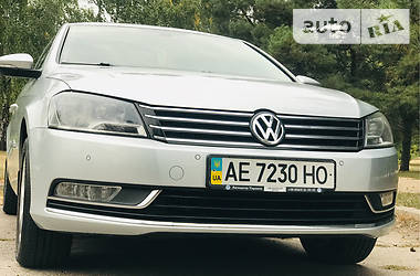 Седан Volkswagen Passat 2012 в Днепре