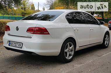 Седан Volkswagen Passat 2013 в Киеве