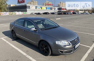 Седан Volkswagen Passat 2005 в Києві