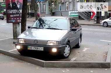 Седан Volkswagen Passat 1992 в Кривом Роге