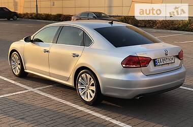 Седан Volkswagen Passat 2012 в Киеве