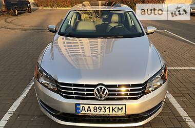 Седан Volkswagen Passat 2012 в Киеве