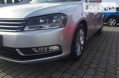 Універсал Volkswagen Passat 2013 в Чернівцях