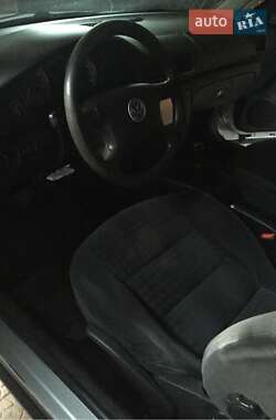 Универсал Volkswagen Passat 2002 в  фото 13 Универсал Volkswagen Passat 2002 в