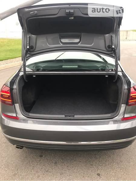 Седан Volkswagen Passat 2017 в Дніпрі