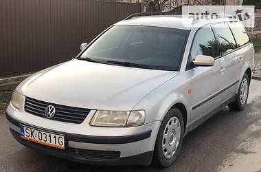 Універсал Volkswagen Passat 1998 в Рокитному