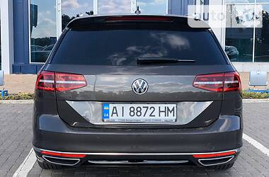 Універсал Volkswagen Passat 2015 в Києві