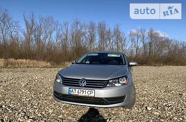 Седан Volkswagen Passat 2012 в Ивано-Франковске