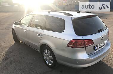 Універсал Volkswagen Passat 2012 в 