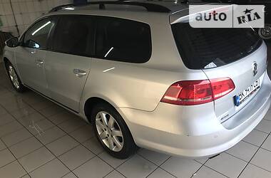 Універсал Volkswagen Passat 2012 в 