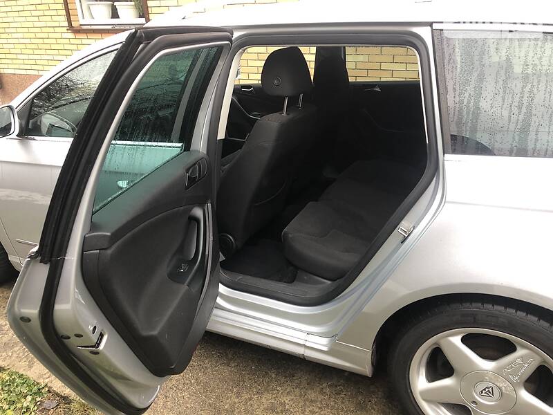 Універсал Volkswagen Passat 2010 в Гадячі