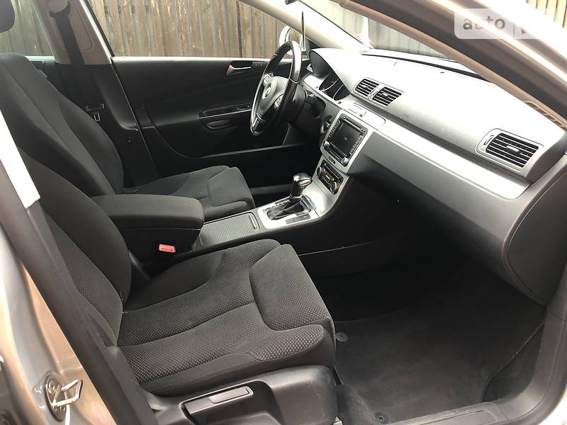 Універсал Volkswagen Passat 2010 в Гадячі
