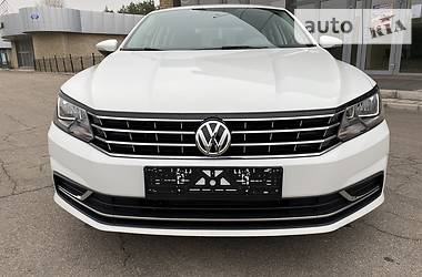 Седан Volkswagen Passat 2016 в Днепре