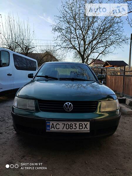 Седан Volkswagen Passat 1999 в Києві