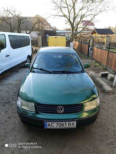 Седан Volkswagen Passat 1999 в Києві