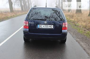 Универсал Volkswagen Passat 2001 в Жовкве