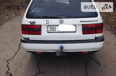 Універсал Volkswagen Passat 1996 в Ровеньках