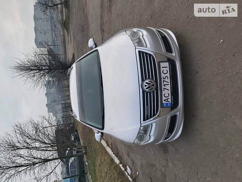 Універсал Volkswagen Passat 2010 в 