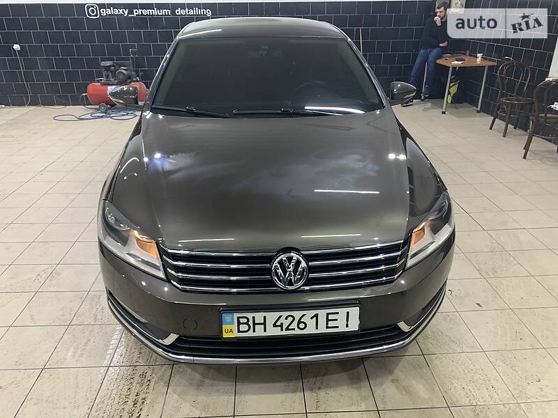 Седан Volkswagen Passat 2012 в Одесі