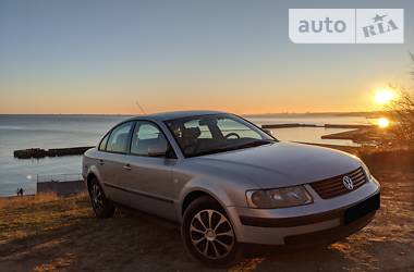 Седан Volkswagen Passat 2000 в 