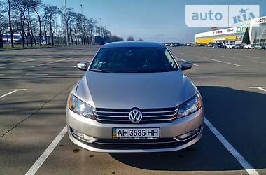 Седан Volkswagen Passat 2013 в Маріуполі