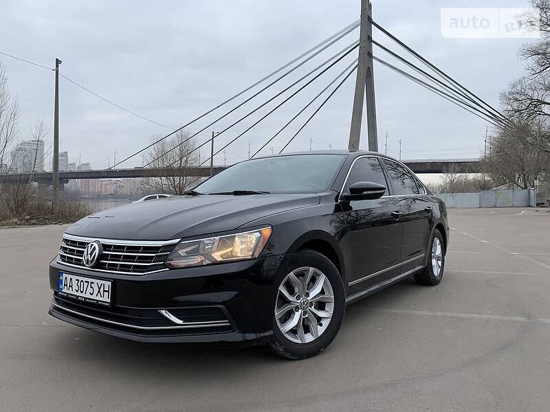 Седан Volkswagen Passat 2016 в Киеве