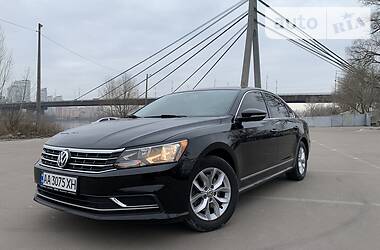 Седан Volkswagen Passat 2016 в Киеве