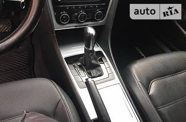 Седан Volkswagen Passat 2011 в 