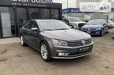 Седан Volkswagen Passat 2019 в Києві