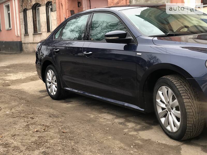Седан Volkswagen Passat 2014 в Харкові