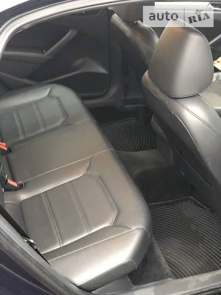 Седан Volkswagen Passat 2014 в Харкові