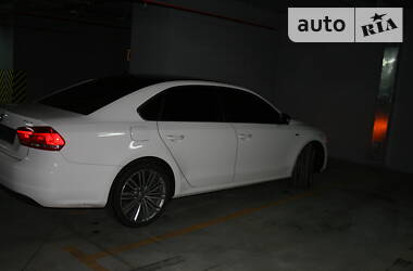 Седан Volkswagen Passat 2015 в 