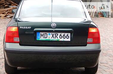 Седан Volkswagen Passat 1999 в Сарнах