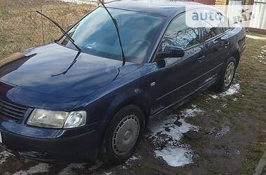 Седан Volkswagen Passat 2000 в Киеве