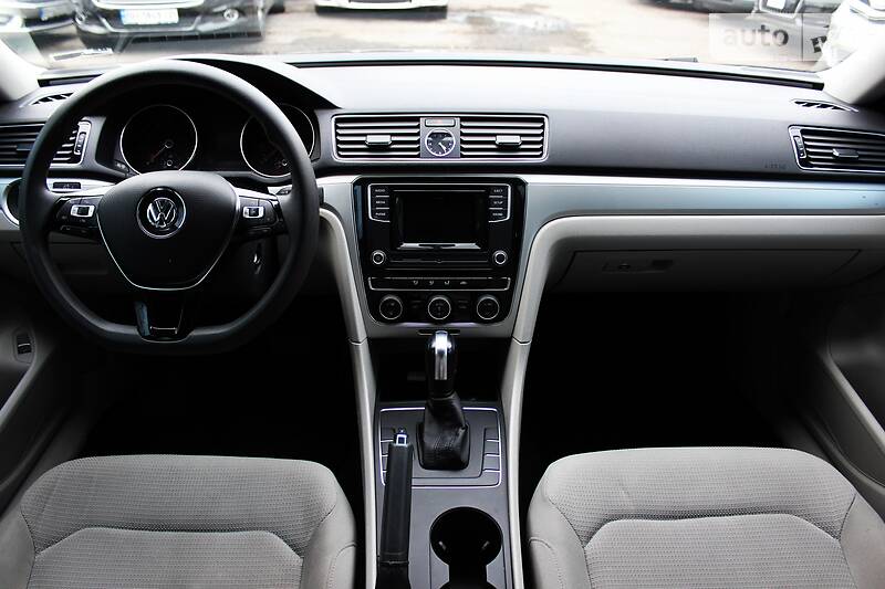 Седан Volkswagen Passat 2017 в Одесі